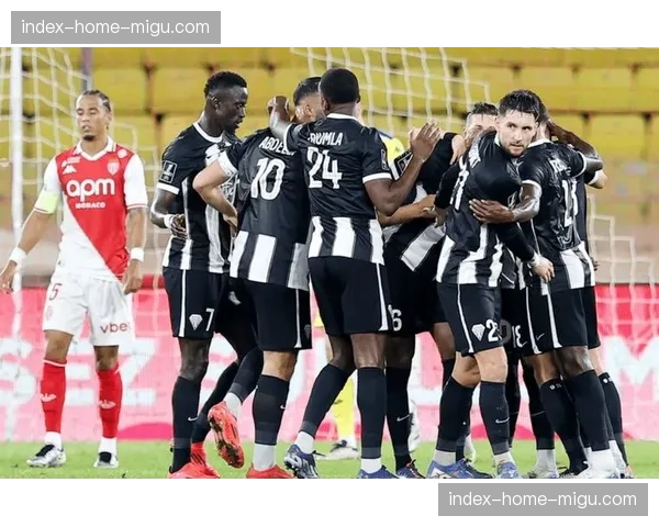 积分榜形势:巴黎、摩纳哥、里尔三队分差仅四分 积分榜形势:巴黎、摩纳哥、里尔三队分差仅四分